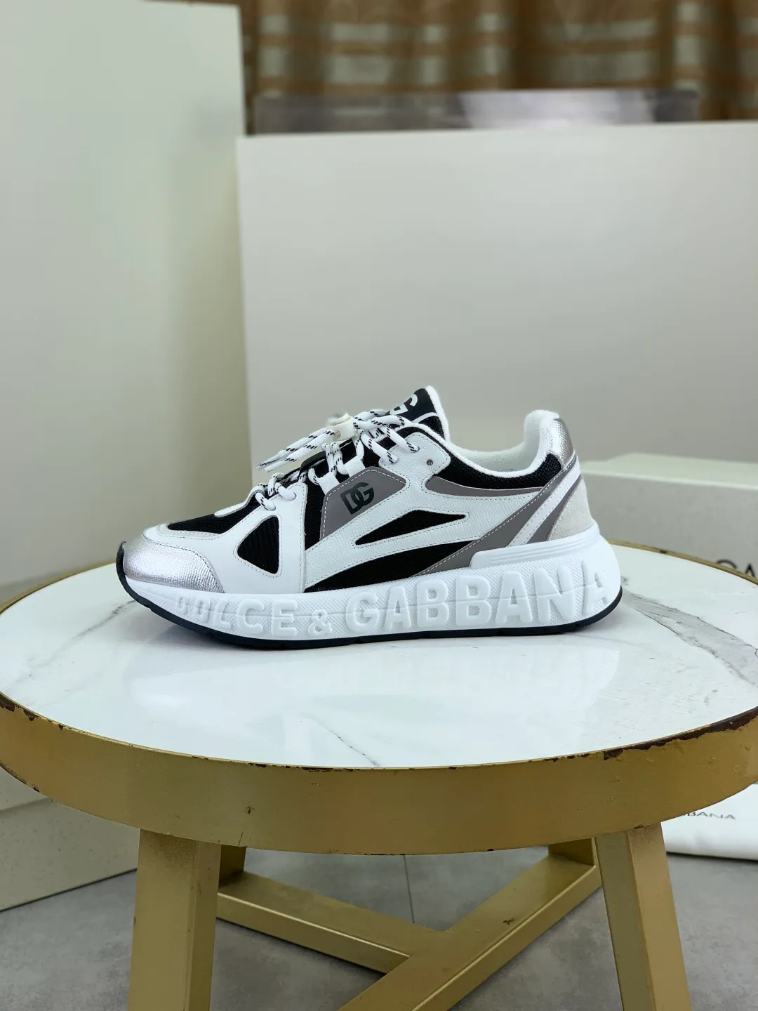 Men's men's shoes 💰P580💰[New model] Couple 🧑‍🤝‍🧑 style Top original order quality Synchronized with "DOLCE&GABBANA [Dolce & Gabbana] ~ High quality." Effect Low-top casual DG men's shoes, loved by many celebrities, using high-end imported top-layer calfskin splicing design + cowhide feet, simple and elegant, perfectly interpreting the latest inspiration of shoes, integrating classics and fashion. Luxurious dreams, dominating fashion Suitable for drivers, light and comfortable to drive, light and breathable for outdoor travel, high-end quality, trustworthy, 6️⃣colors🉑️ to choose from! Code number: 35-46